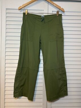 Be Present Women’s Yoga Pants Wide-Leg Capri Olive Green Small Rare